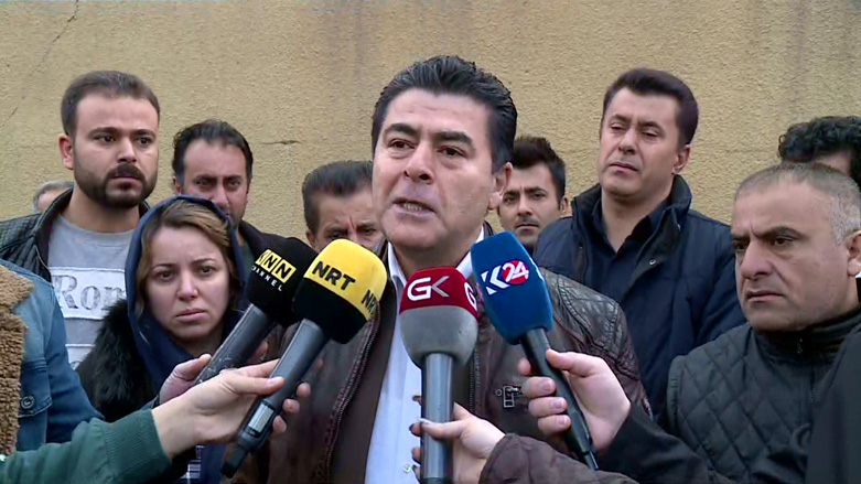 Sewan Qadr's uncle talks to reporters in Sulaimani in front of Sulaimani Emergency Hospital, Dec. 24, 2018. (Photo: Kurdistan 24)