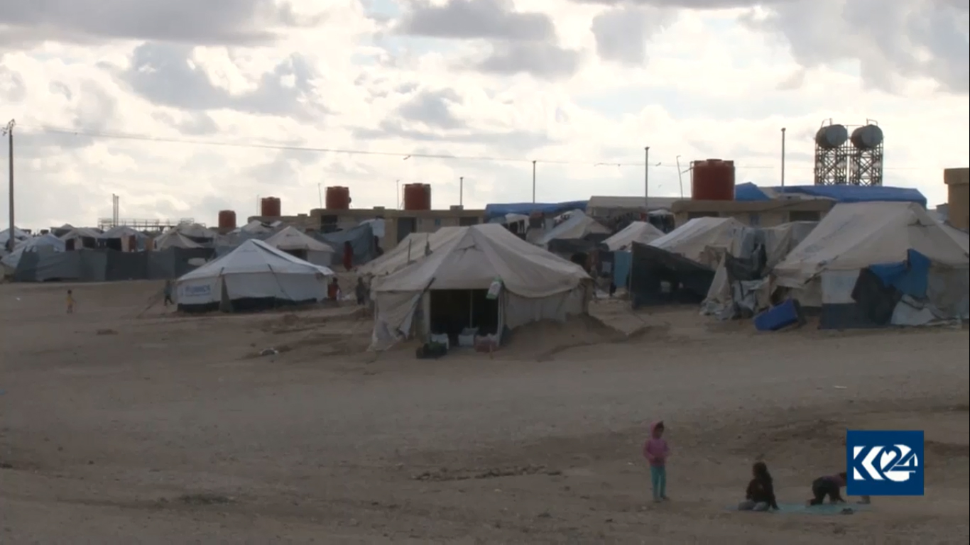 (بالصور) خوف وبرد وألغام وموت.. نازحو هجين في رحلة الى 