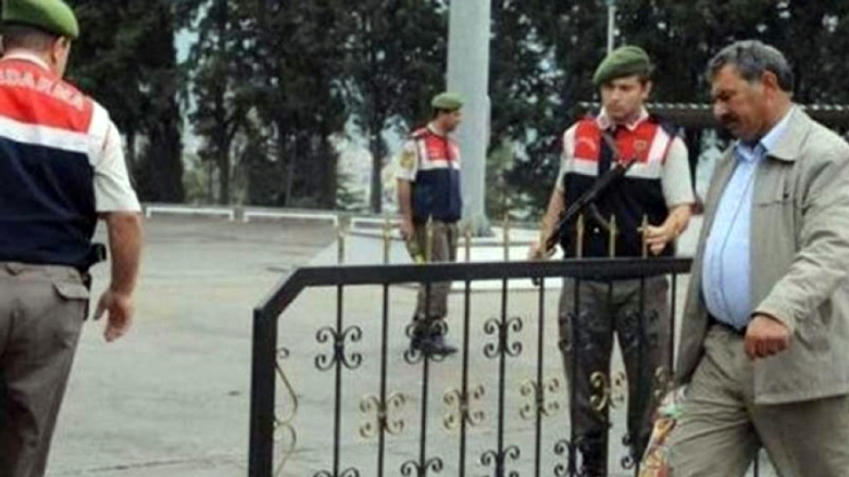 محەمەد ئۆجەلان برای عەبدوڵڵا ئۆجەلان لەكاتی سەردانی بۆ داواكاری گشتی