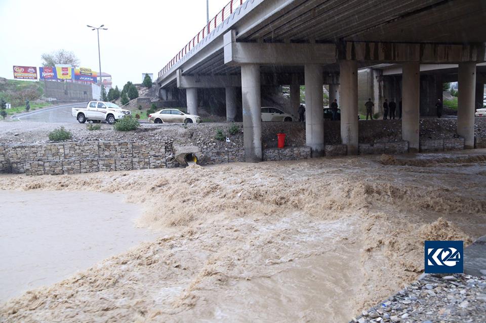 امطار غزيرة تخلف سيولاً في السليمانية