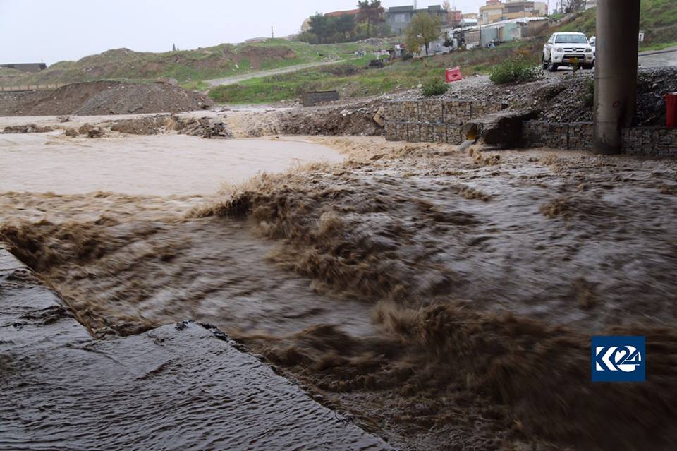امطار غزيرة تخلف سيولاً في السليمانية