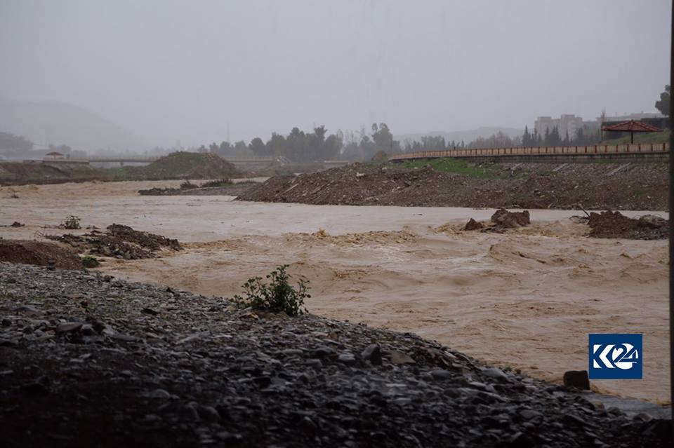 امطار غزيرة تخلف سيولاً في السليمانية