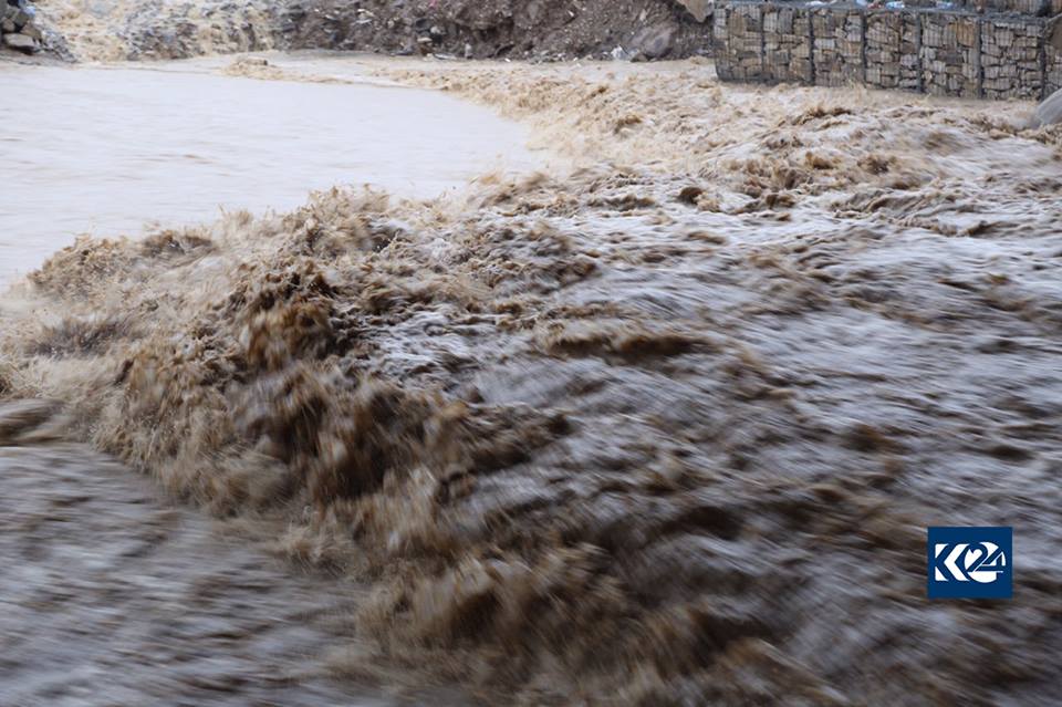 امطار غزيرة تخلف سيولاً في السليمانية