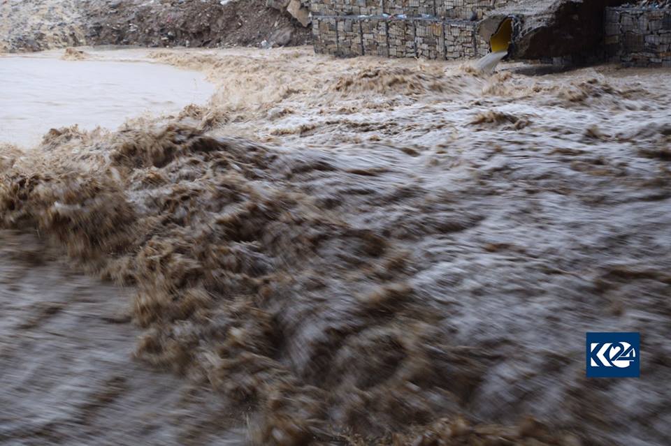 امطار غزيرة تخلف سيولاً في السليمانية