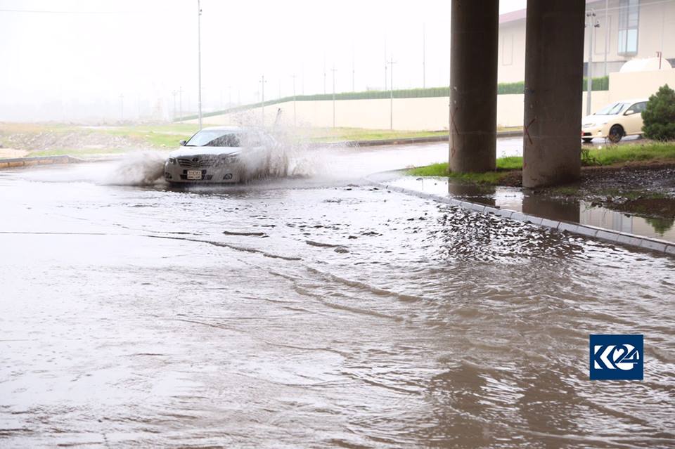 امطار غزيرة تخلف سيولاً في السليمانية