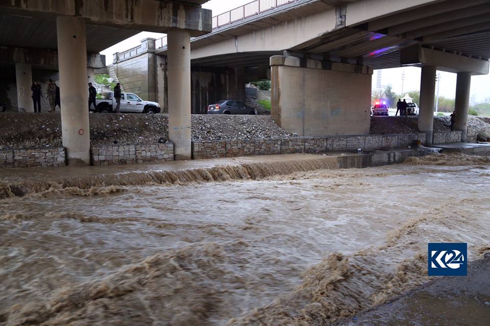 امطار غزيرة تخلف سيولاً في السليمانية
