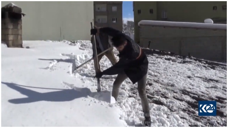 Berfa zêde li Colemêrgê dibe deriyê debarê