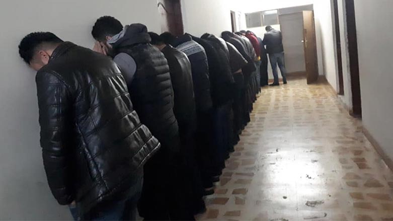 له‌ هه‌ولێر 20 كه‌س به‌ تۆمه‌تى خواردنه‌وه‌ى مه‌ى له‌ شوێنه‌ گشتييه‌كان ده‌ستبه‌سه‌ر كران
