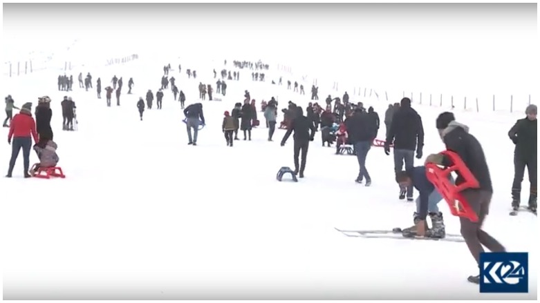 Bi hezaran geşteger serdana kaşoka çiyayê Qerejdaxê dikin 