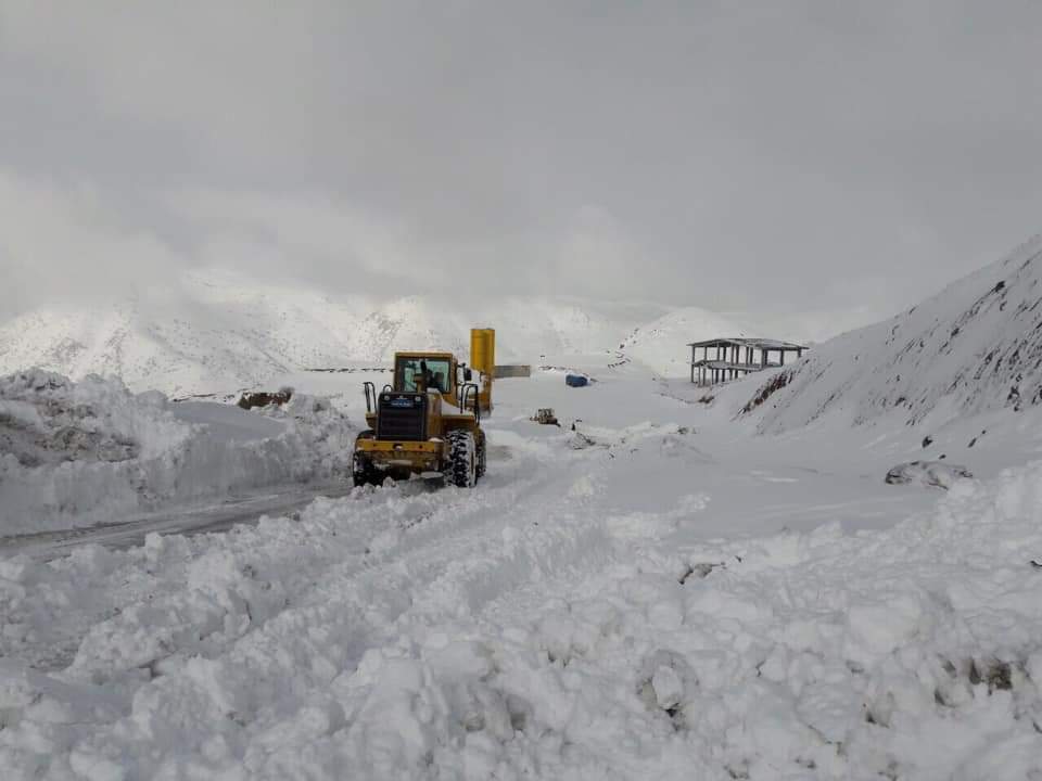 بۆ كردنەوەی رێگای دەروازەیەكی سنووری حكوومەت ئامێر بە كرێ دەگرێت