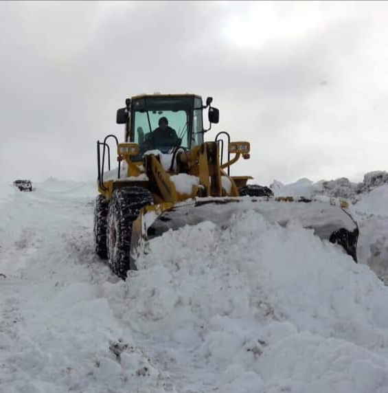 بۆ كردنەوەی رێگای دەروازەیەكی سنووری حكوومەت ئامێر بە كرێ دەگرێت