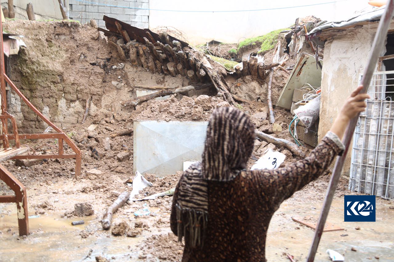 باران خانووی بەسەر ماڵی پێشمەرگەیەكدا رووخاند