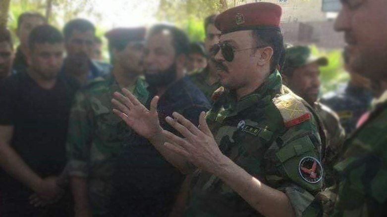 Ali al-Sakkari, leader of the Intifadha al-Sha’baniya militia, speaks to a crowd. (Photo: Social Media)