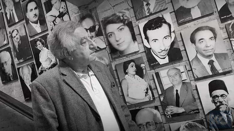 كتبَ "اشعاراً لا تبكي".. الاتروشي يغادر الحياة بهدوء ويُبكي محبيه