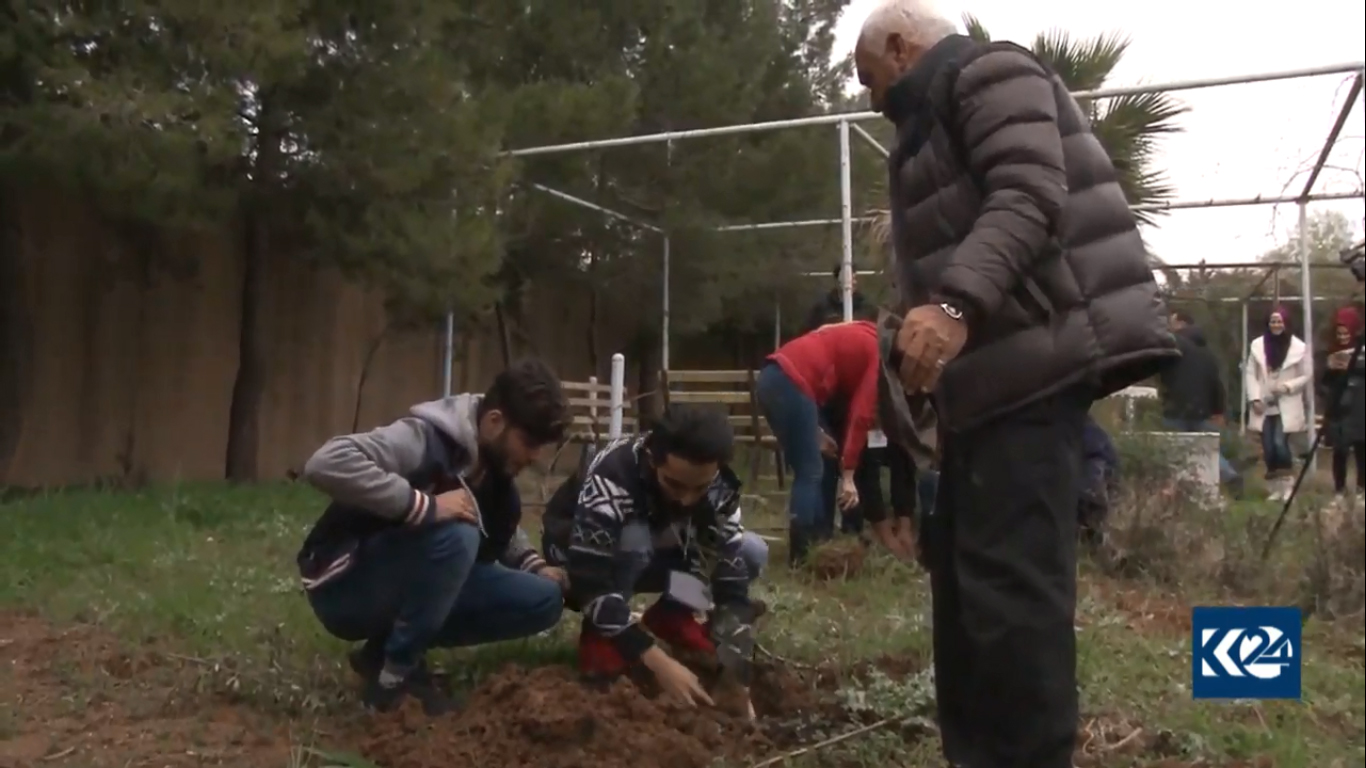 بالصور.. قافلة الزيتون تصل القامشلي وتزرع بعدد قرى عفرين