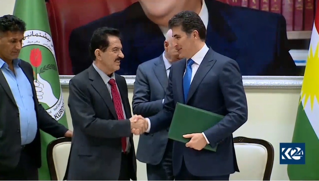 نێچیرڤان بارزانی، سه‌رۆك وه‌زیرانی هه‌رێمی كوردستان و كۆسره‌ت ره‌سوڵ عه‌لی جێگری سكرتێری گشتیی یه‌كێتی نیشتمانی كوردستان دوای رێككه‌وتنی نێوانیان له‌ 4ی ئادار/ مارسی 2019