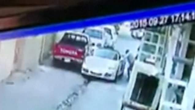 ساتی کوشتنی تارا فارس لە ناو ئۆتۆمبێلەکەی لە لایەن چەکدارێکەوە