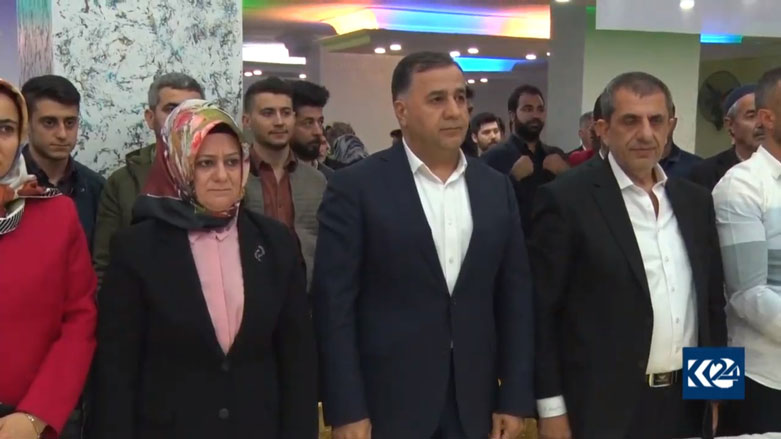 Ciwanên eşîra Bekîra doza gorên bav û kalên xwe dikin