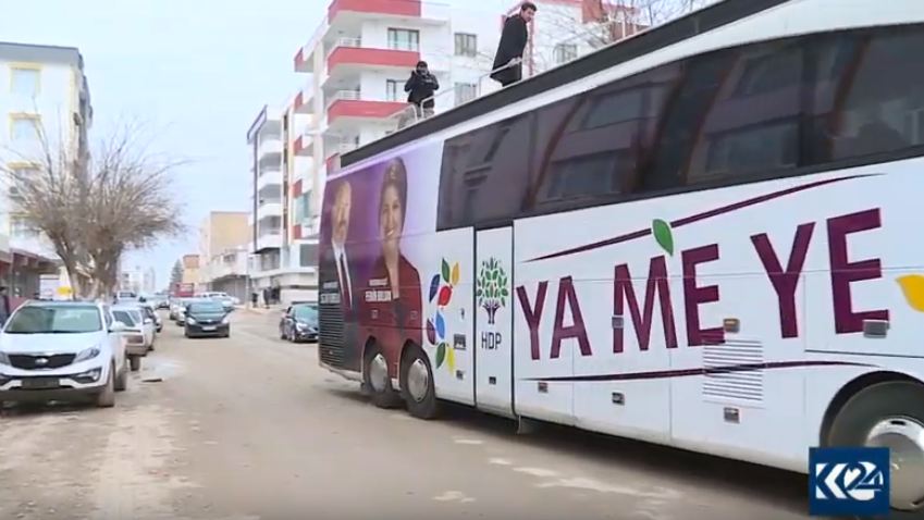 Pevajo ya bangeşeyê bi awayeke sist derbaz bû