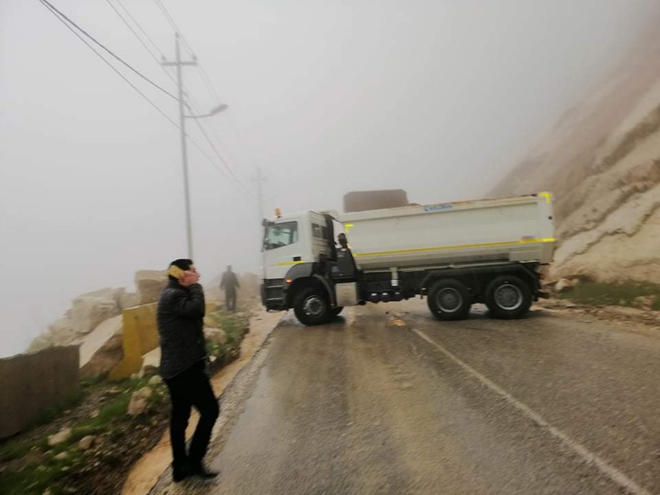 بالصور..انهيارات صخرية بين اربيل والسليمانية