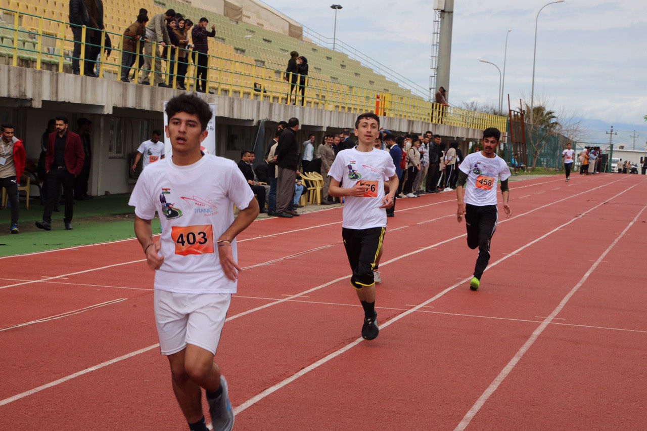 Young boys and girls, along with people with disabilities and adults participated in the marathon that spanned five thousand meters from the town of Sirwan to the city of Halabja. (Photo: Kurdistan 24)