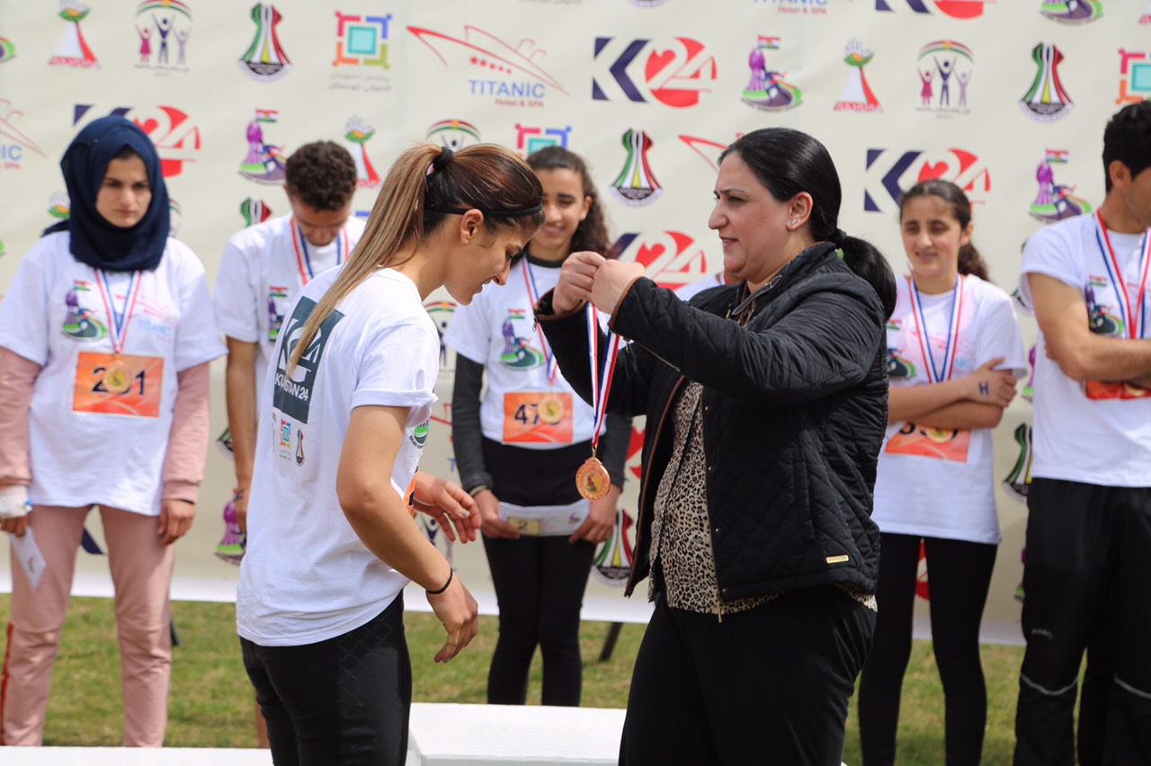 Young boys and girls, along with people with disabilities and adults participated in the marathon that spanned five thousand meters from the town of Sirwan to the city of Halabja. (Photo: Kurdistan 24)