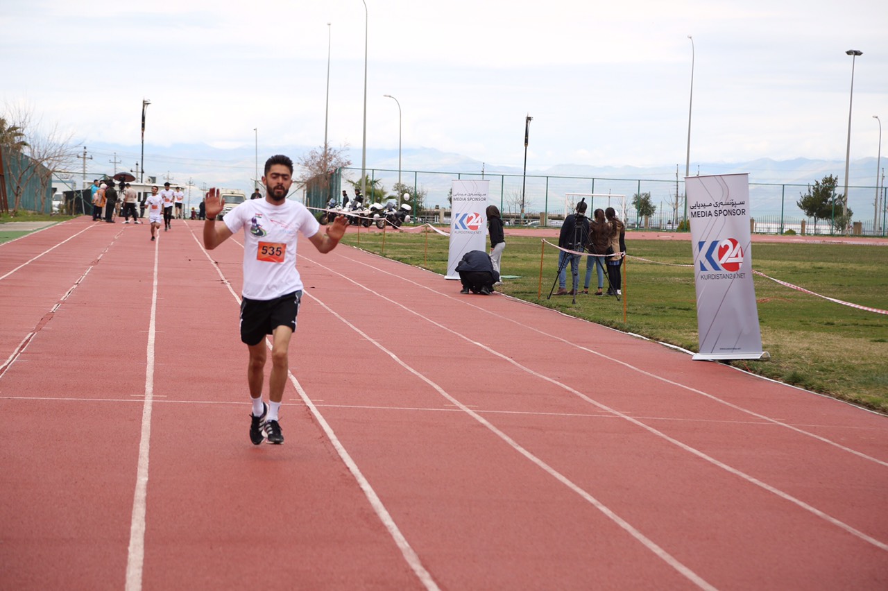 Young boys and girls, along with people with disabilities and adults participated in the marathon that spanned five thousand meters from the town of Sirwan to the city of Halabja. (Photo: Kurdistan 24)