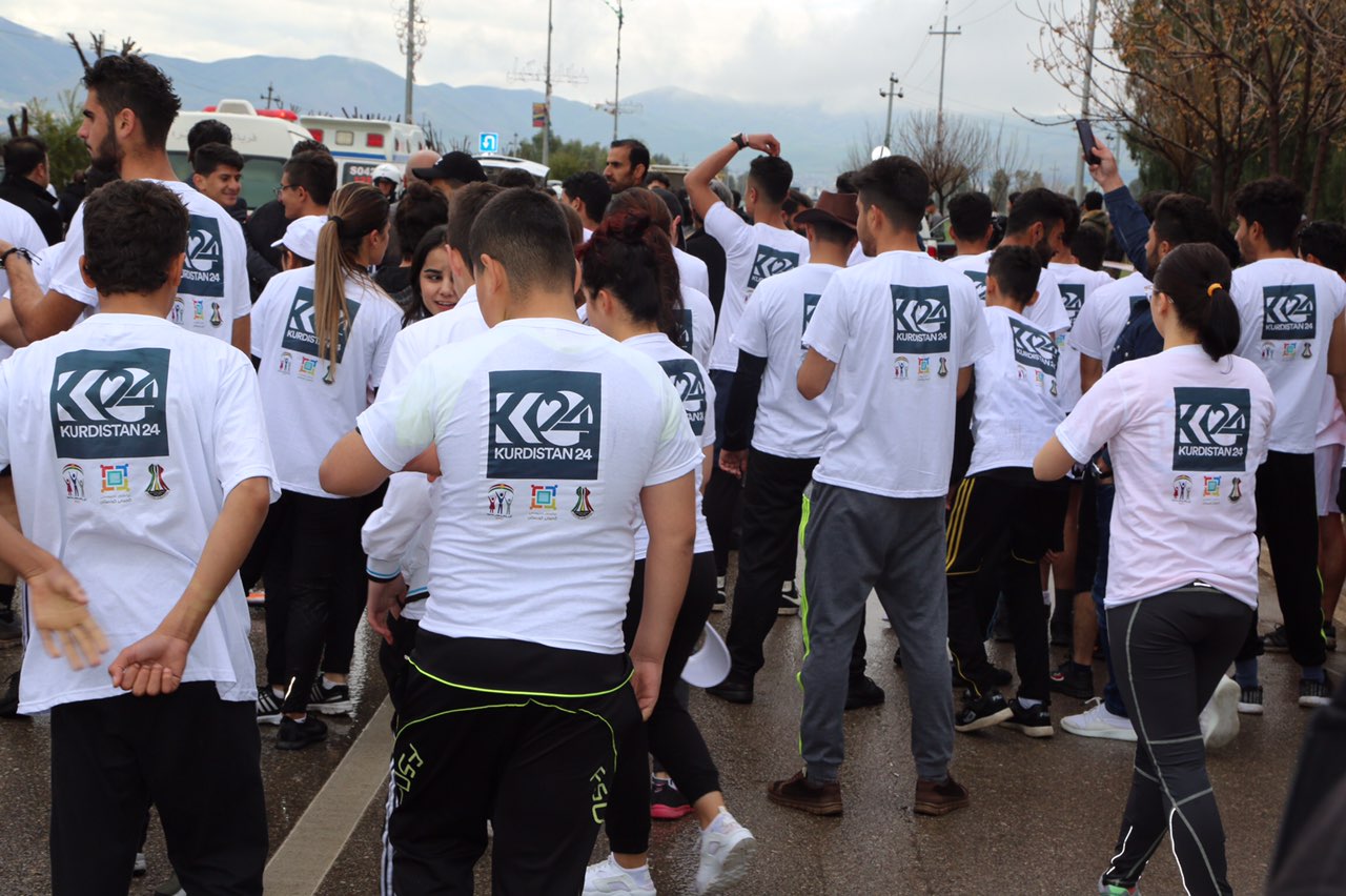 Young boys and girls, along with people with disabilities and adults participated in the marathon that spanned five thousand meters from the town of Sirwan to the city of Halabja. (Photo: Kurdistan 24)