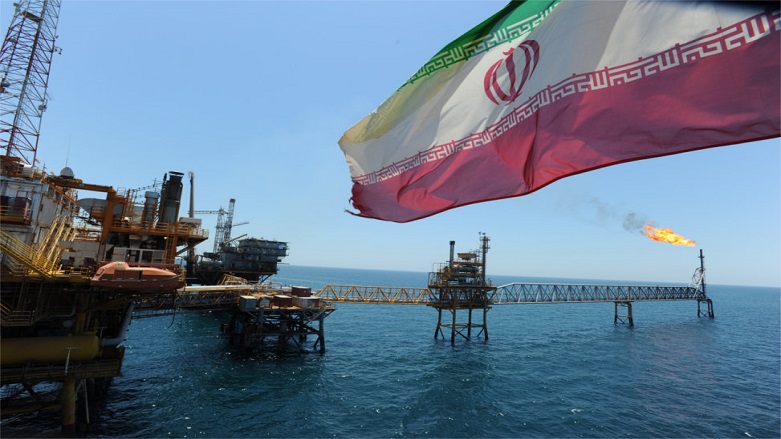 رۆیتەرز: ئێران نەوتەکەی بە عێراقی دەفرۆشێت
