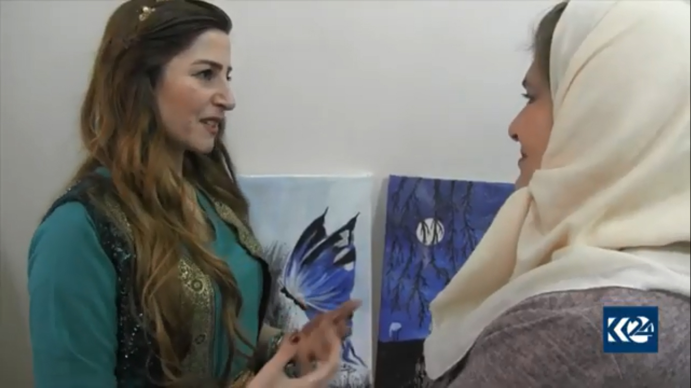 في كوباني.. نساء ينبذن العنف بالريشة (بالصور)