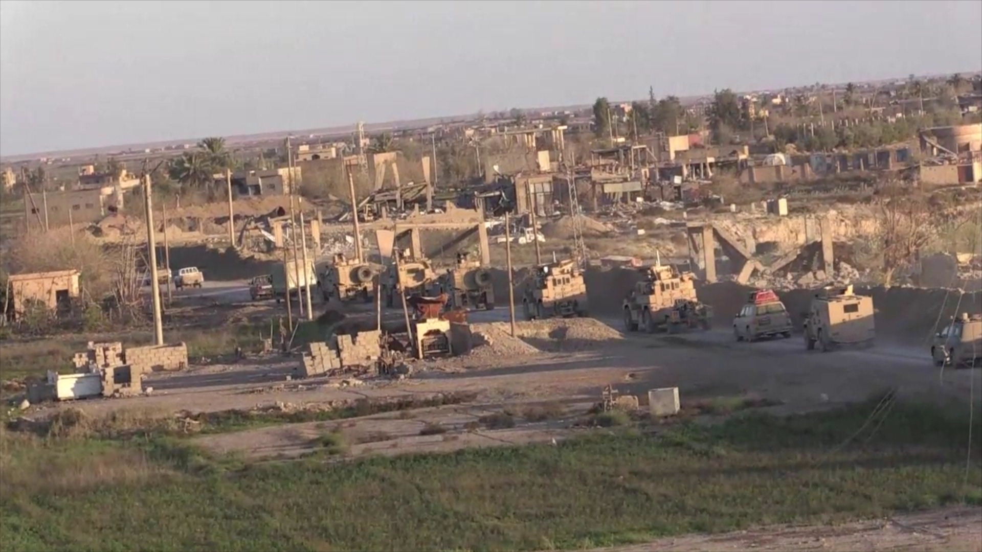 Nêzîkî 100 barhilgir ji alîkaryên serbazî û locistî bo HSDyê hatin şandin. 