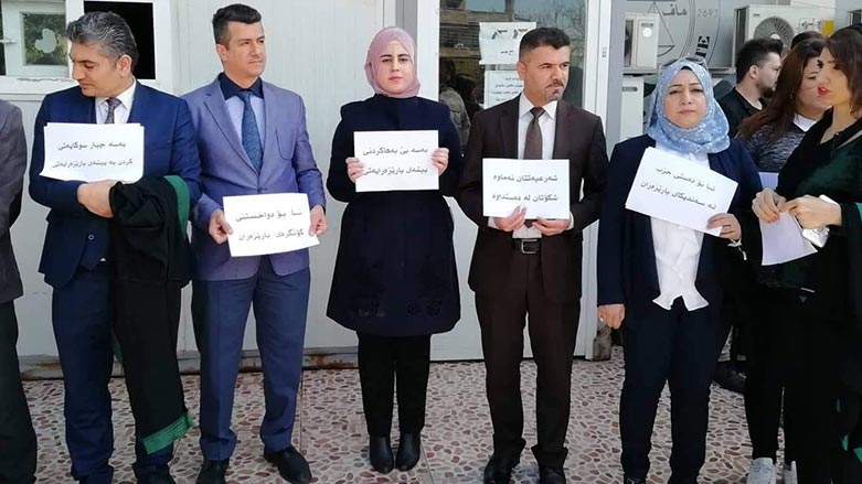 له‌ هه‌ولێر پارێزه‌ران دژی سه‌ندیكاكه‌یان گردبوونه‌وه‌