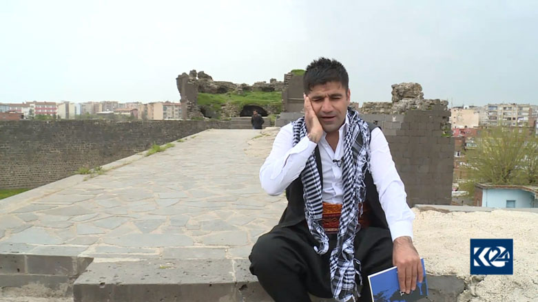 Dengbêj Nejat Îlhan helbestên xwe yên 11 salan çap kirin