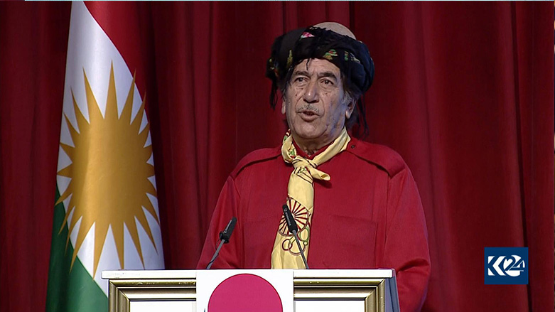 کلیم‌الله توحدی در حال سخنرانی در مراسم تقدیر از وی در اربیل پایتخت اقلیم کردستان در روز 2 اردیبهشت 98 (عکس: K24)