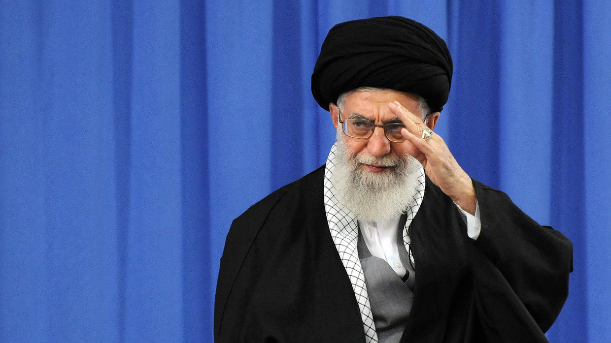 خامه‌نه‌ئی: دانوستان له‌سه‌ر توانا سه‌ربازییه‌كانمان ناكه‌ین