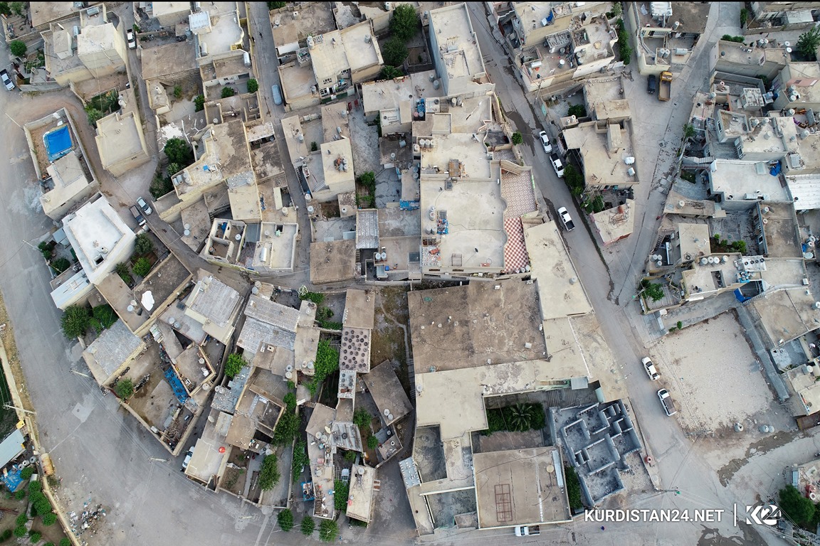 گوزەرێک بە کۆڵانه‌كانی یەکێک لەگەڕەکە دێرینەکانی دەربەندیخان 