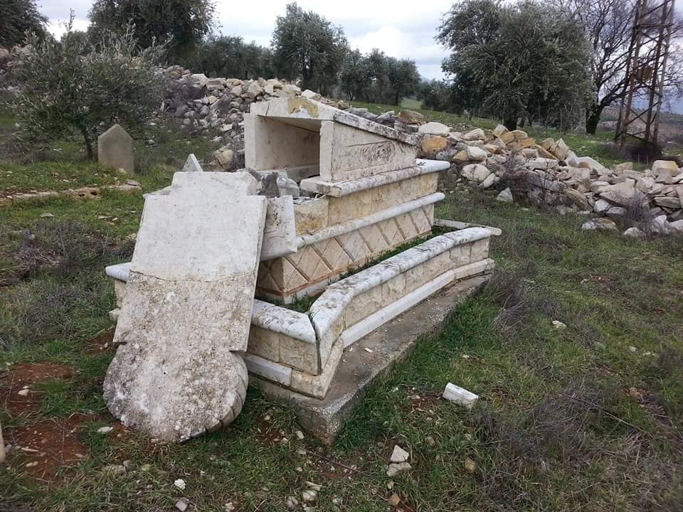 Artêşa Tirkiyê bi bulldozeran şûnwarên Efrînê wêran dike 