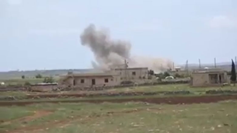 Artêşa Tirkiyê gundekî Efrînê topbaran dike