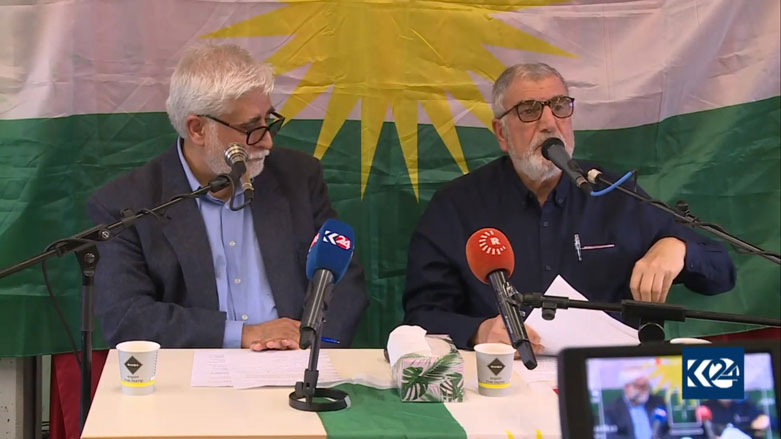 Nivîskar Şahîn Siwêreklî li Almaya pirtûkên xwe îmze kirin