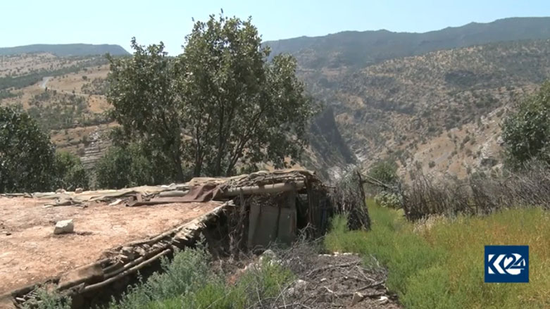 پەكەكە و سوپای توركیا بوونەتە بەربەست لەبەردەم گوندنشینانی ئاكرێ