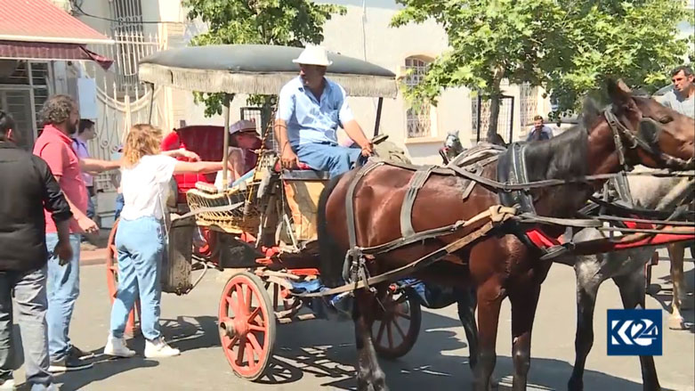 Bi sedan Kurd bi karê faytonê debara xwe dikin
