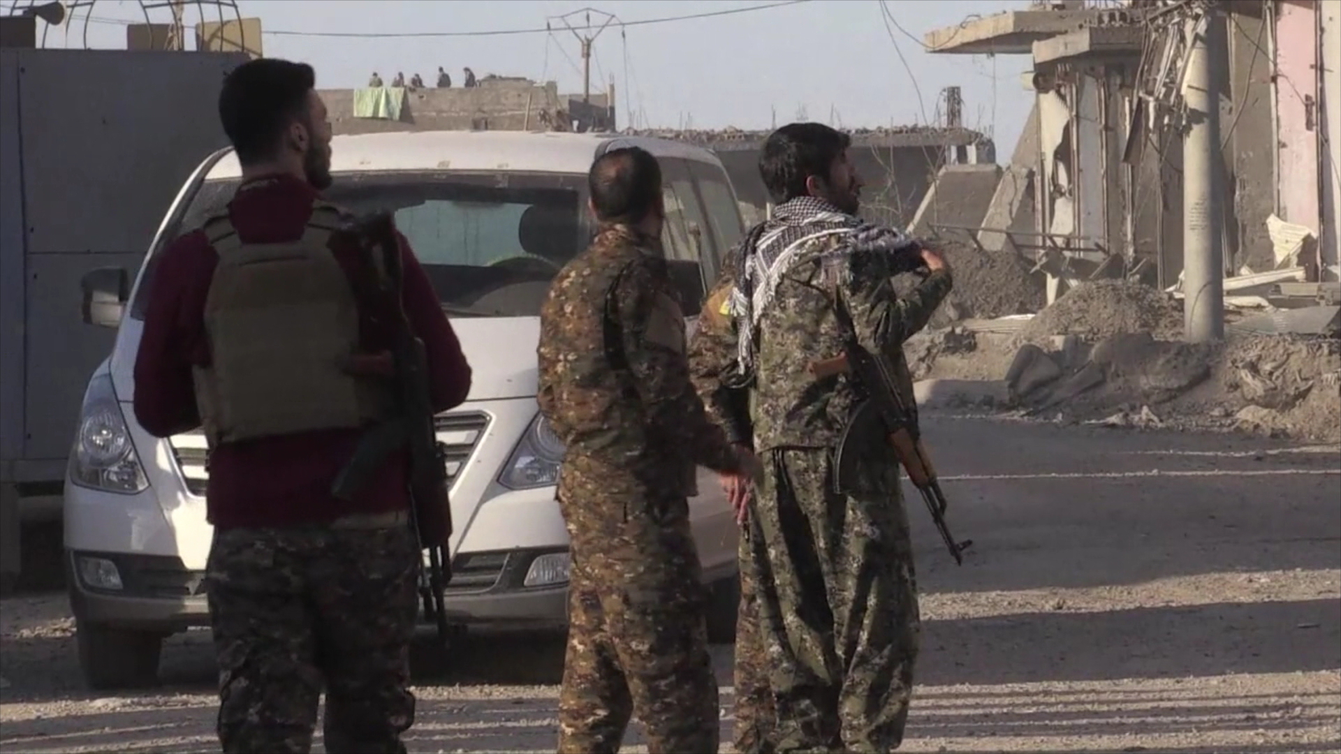 HSD 50 kes li gundewarên Dêrazorê girtin