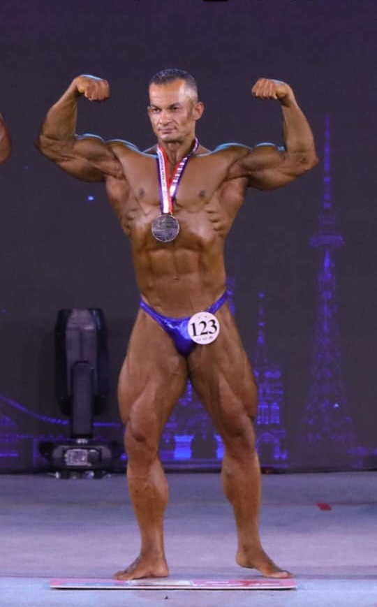 Lehengekî Kurd medelya Bronzî li Çînê wergirt 