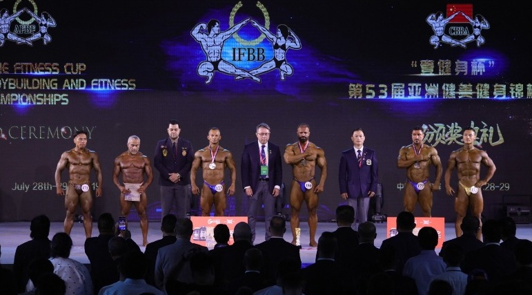 Lehengekî Kurd medelya Bronzî li Çînê wergirt 