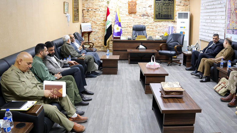 Prime Minister and Commander in Chief of the Armed Forces Adil Abdul Mahdi meets with military commanders at the start of the operation, July 20, 2019. (Photo: Iraqi Ministry of Defense)