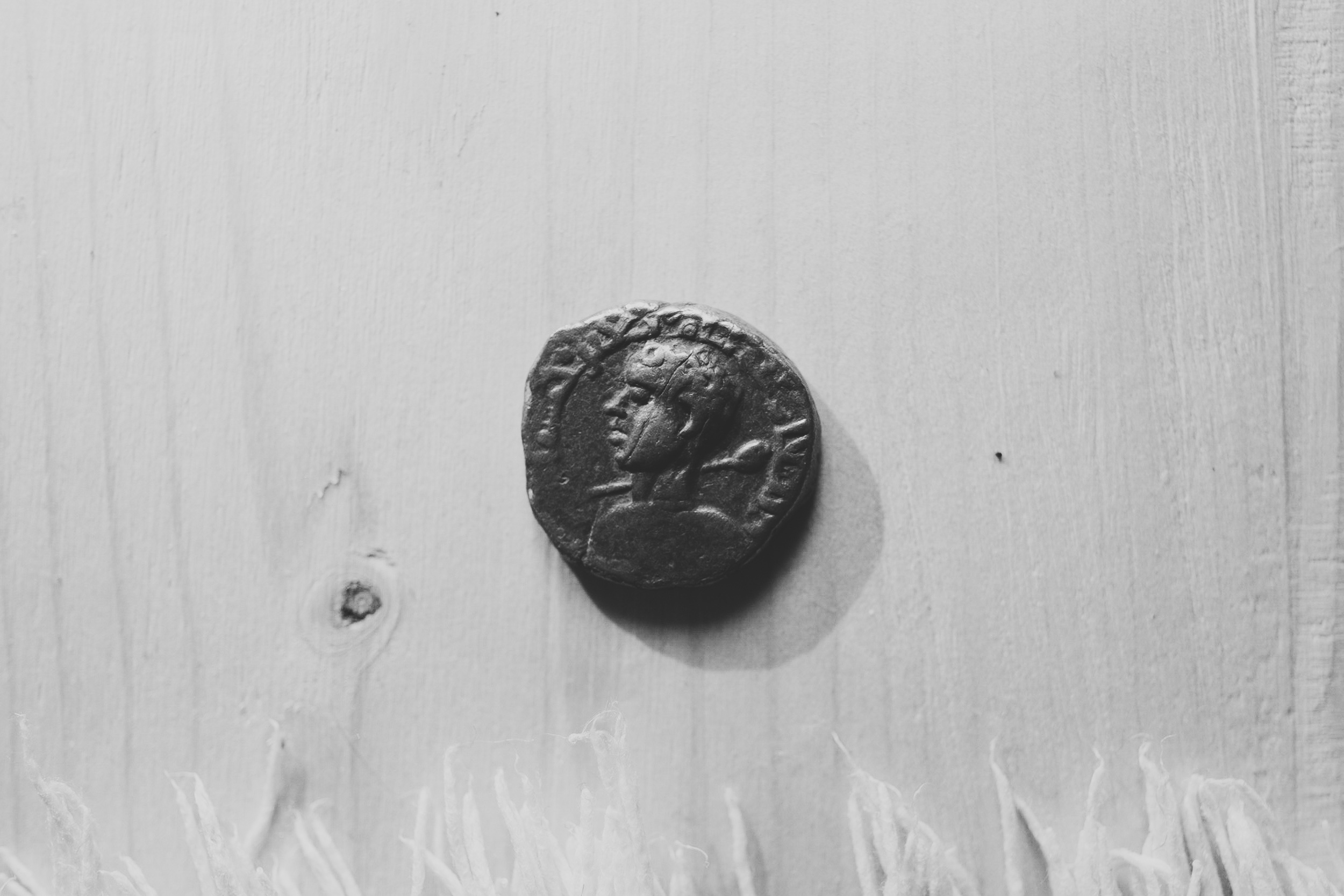 Coin of Qutb al-Din Muhammad minted in Shingal in the 12th or 13th century, part of the Museum of Ours collection in Erbil. (Photo: Kurdistan 24/Levi Clancy)