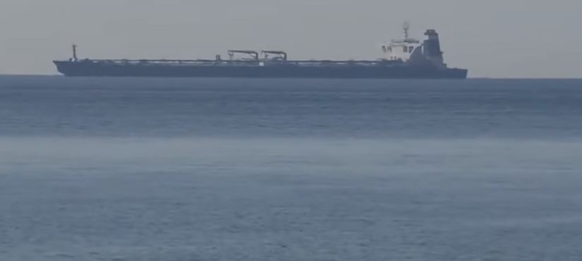 Piştî desteserkirina keştiya Iranî ji aliyê hêzên Brîtaniya ve, Tehran balyozê Birîtanya bang dike