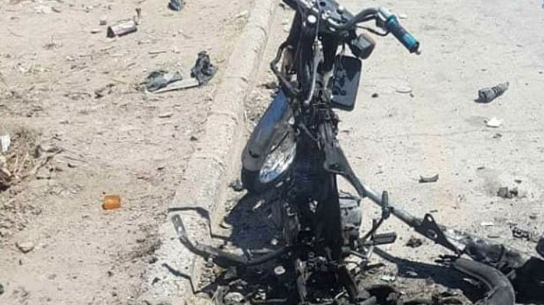 Li Hesekê teqînekê rû da û sivîlek hat kuştin