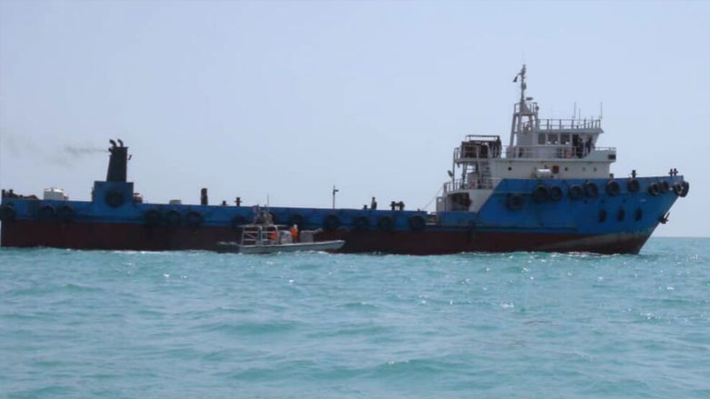 توقف یک کشتی حامل سوخت توسط نیروی دریایی سپاه پاسداران