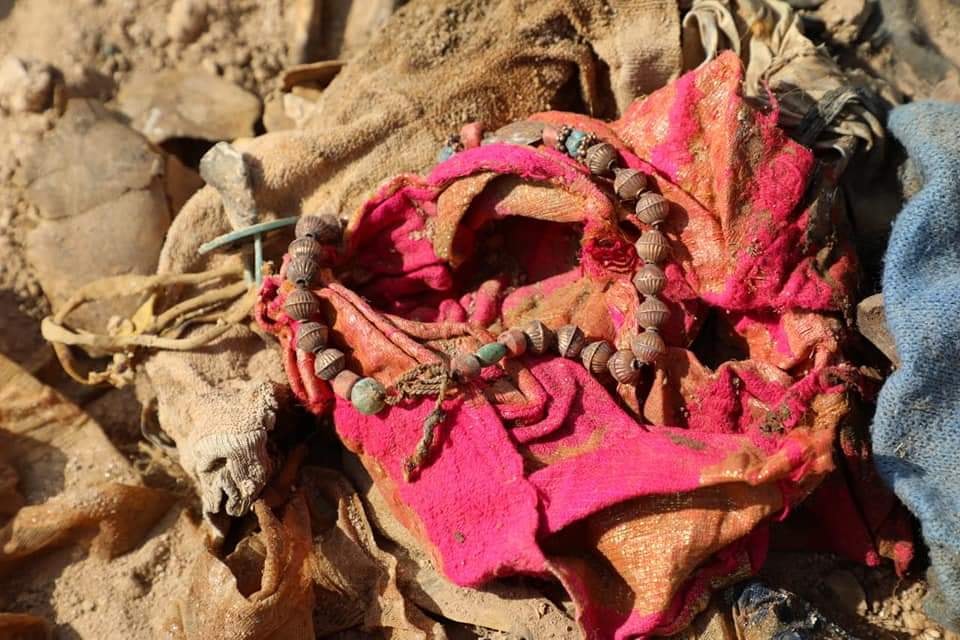 A mass grave containing Kurdish remains found in southern Iraq's desert in Muthanna province. (Photo: Martyrs Foundation in Iraq)